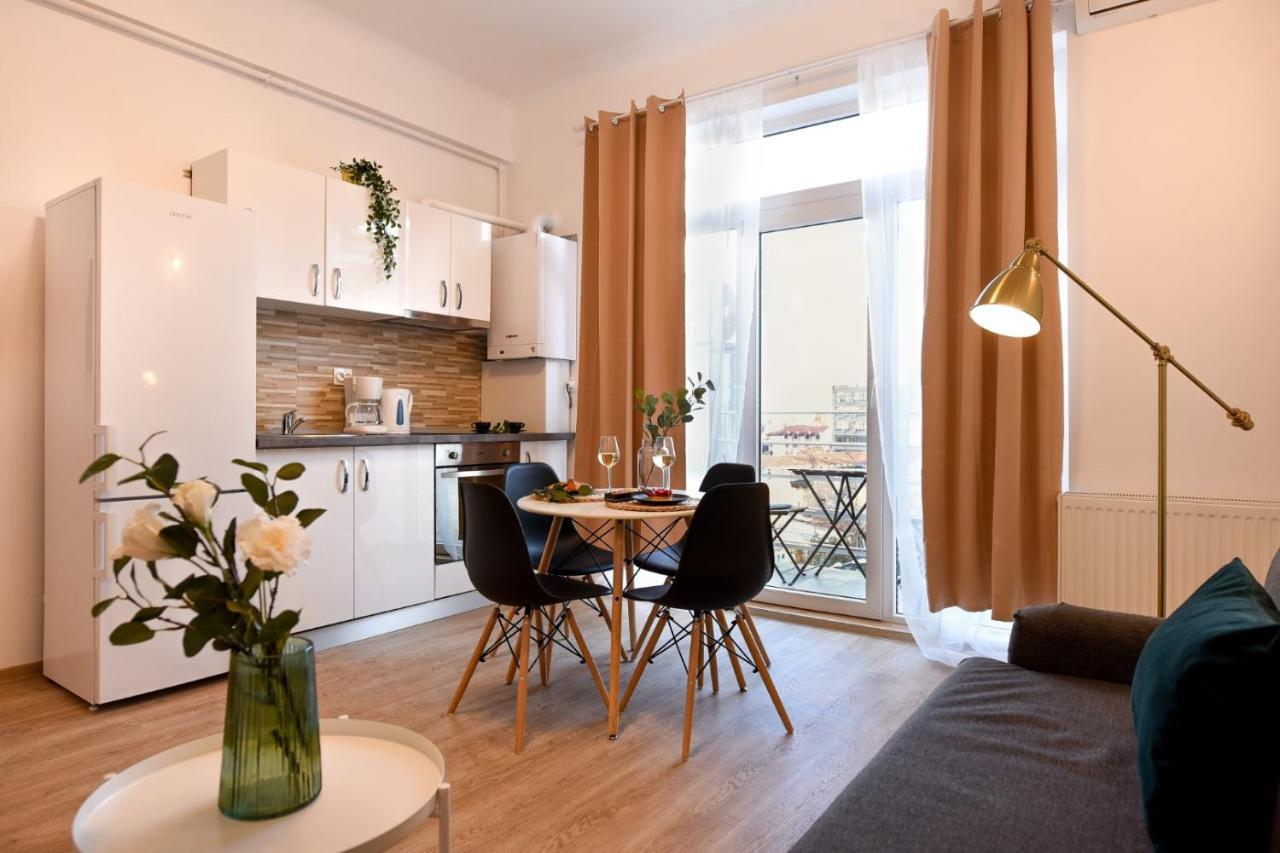 Cozy 1Br Escape - Apartment With Charming Balcony Near Universitate Bucarest Extérieur photo