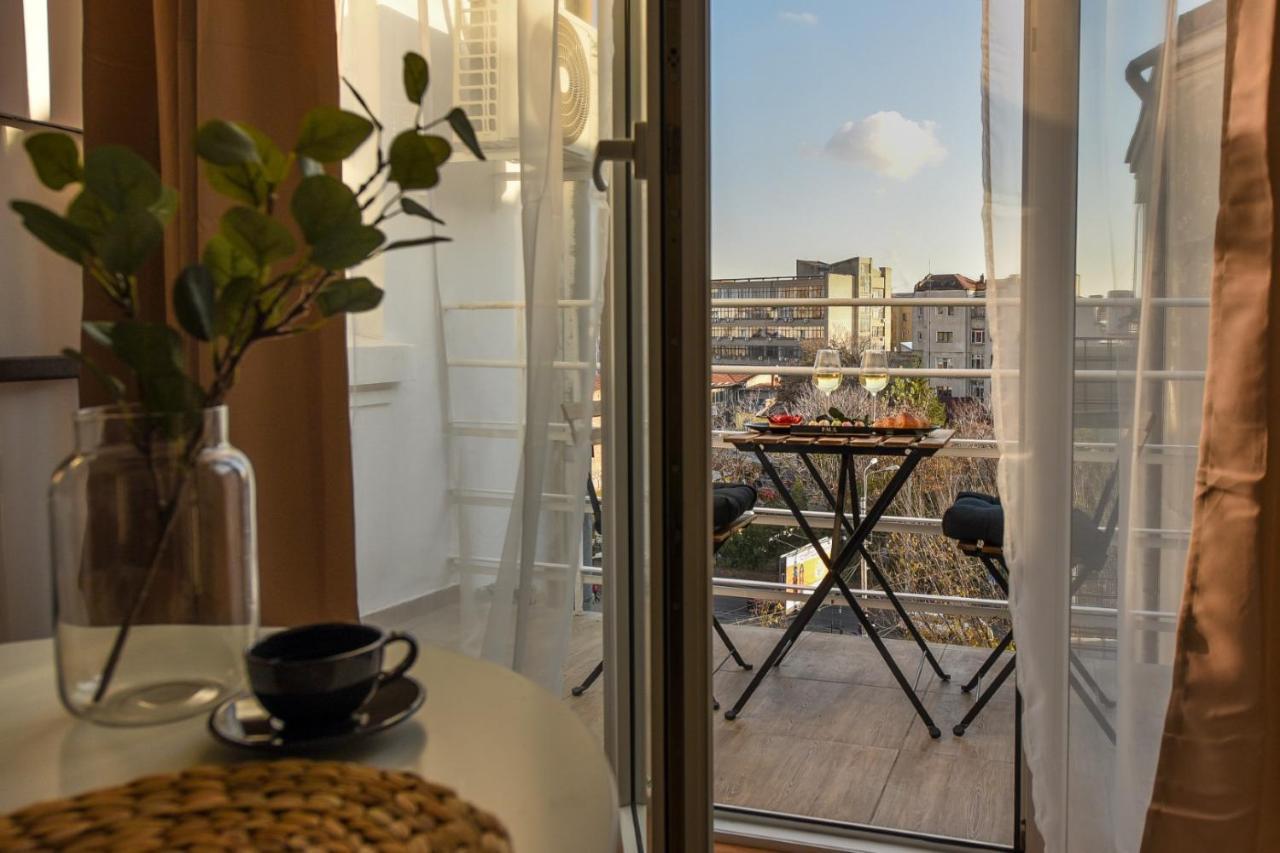 Cozy 1Br Escape - Apartment With Charming Balcony Near Universitate Bucarest Extérieur photo